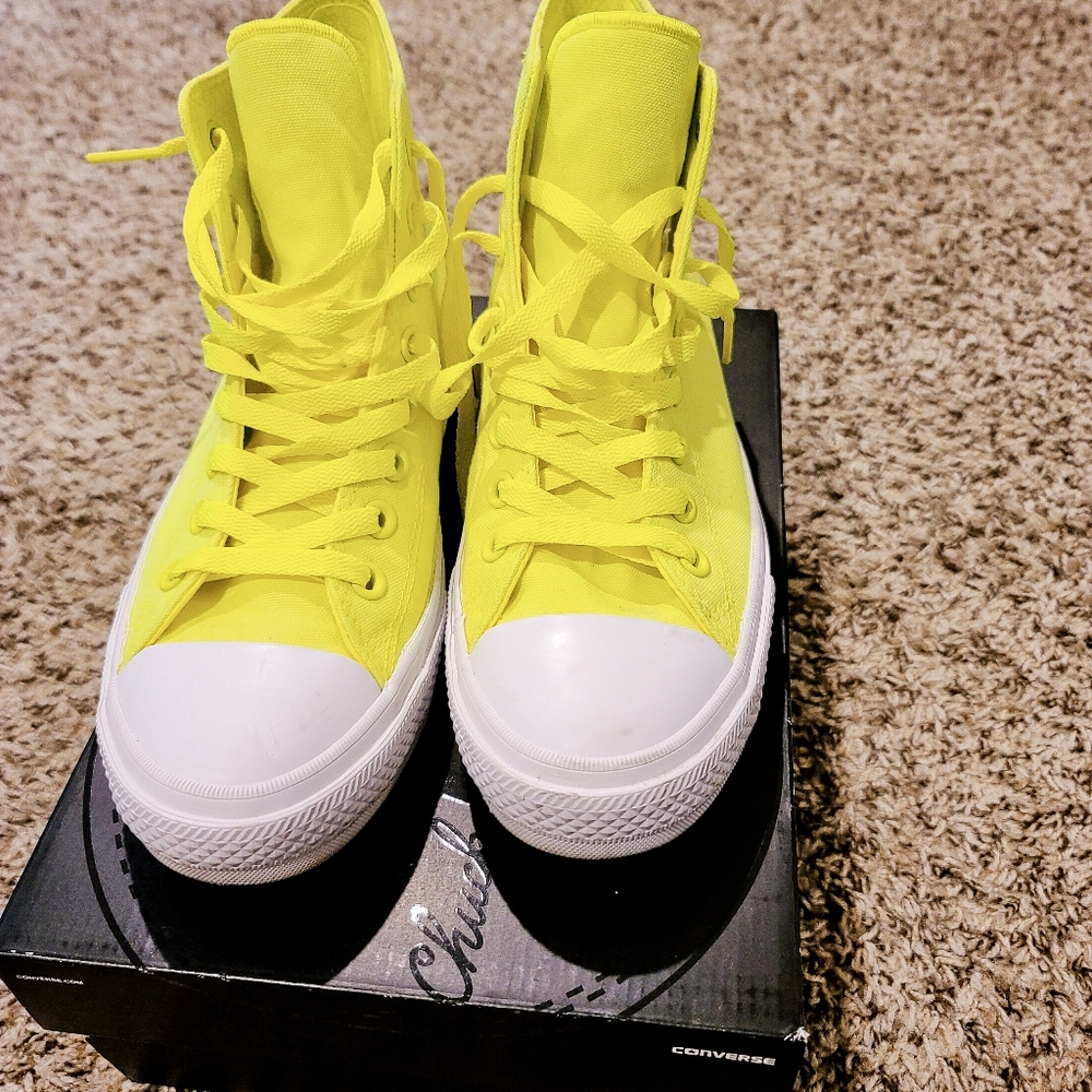 Neon Yellow Woman (unisex) Chuck Taylor's Converse